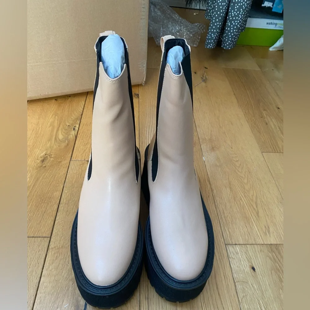 Circus by Sam Edelman cream tan platform Chelsea boots